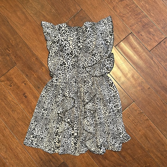 BCBG Leopard Print Ruffled Dress Size 10 - Picture 5 of 6